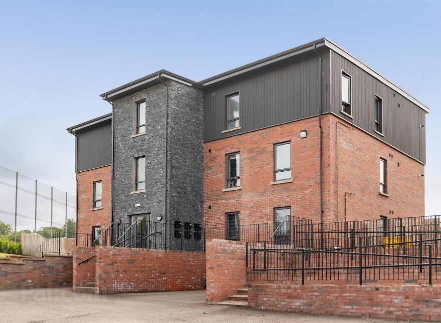 28 Kirby's Meadow, Antrim, BT41 1FP photo