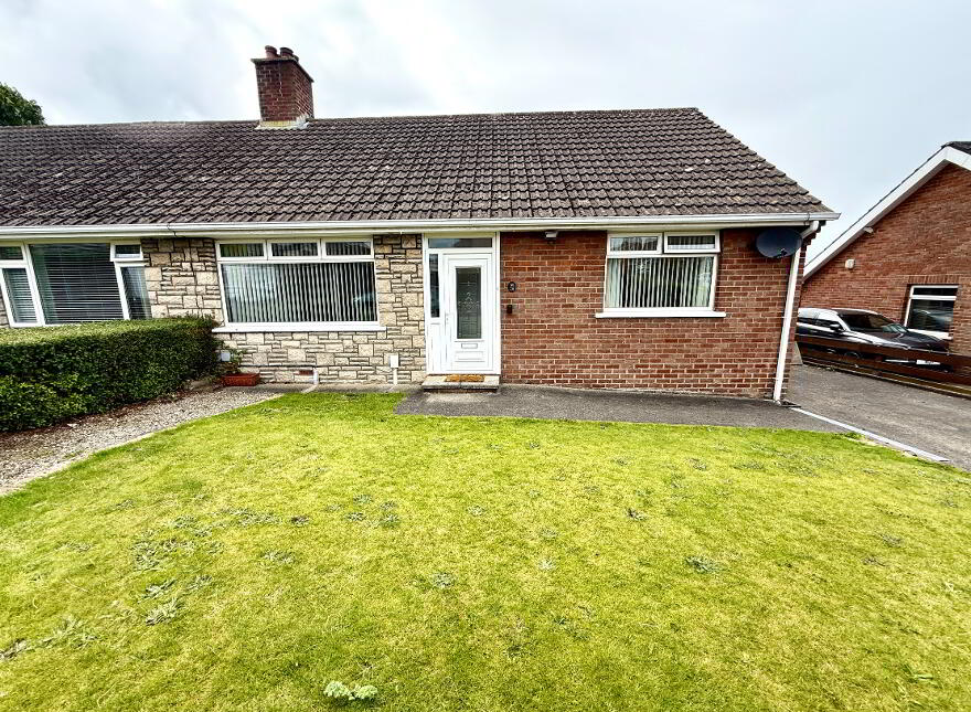 26 Rossdowney Gardens, Waterside, L'Derry, BT47 5PW photo