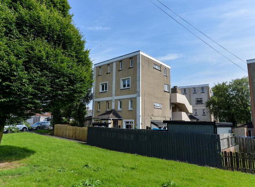 1c Craignish Crescent, Dundonald, Belfast, BT16 2NP photo