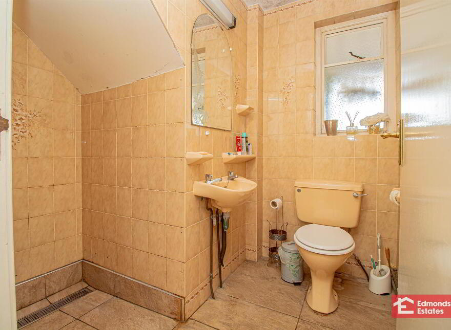 183 Raceview Road, Ballymena, BT42 4HY