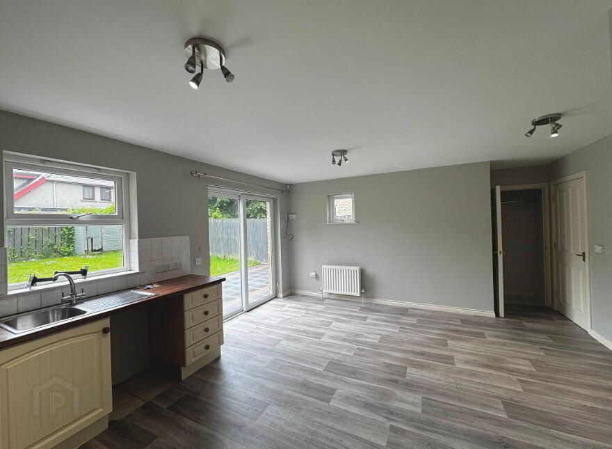 4 St James Park, Ballymoney, BT53 6FD