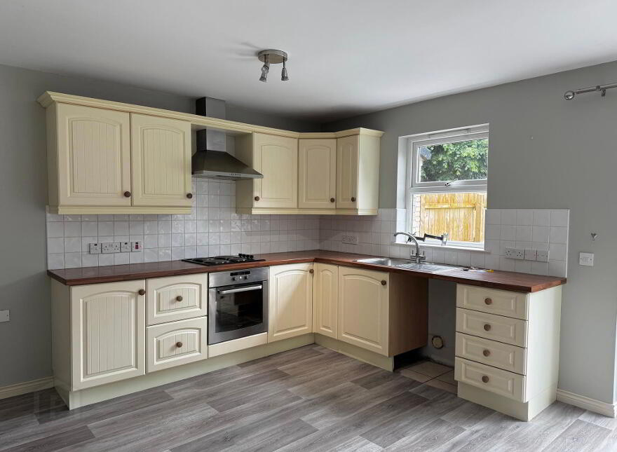 4 St James Park, Ballymoney, BT53 6FD
