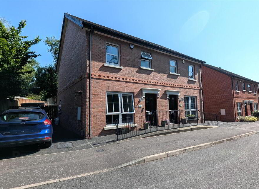 72 Bush Manor, Antrim, BT41 2WG photo
