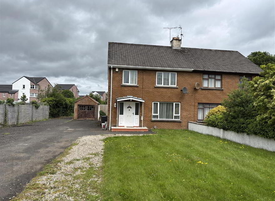 8 Scroggy Park, Limavady, BT49 0DE photo