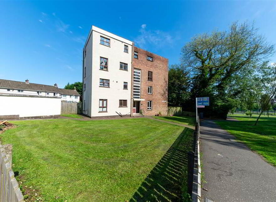 28f Ballybog Road, Dunmurry, Belfast, BT17 9QT