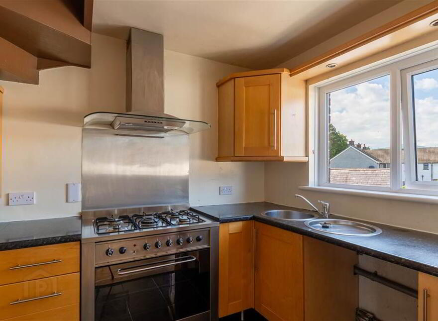 28f Ballybog Road, Dunmurry, Belfast, BT17 9QT