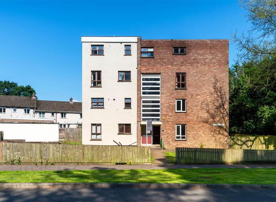 28f Ballybog Road, Dunmurry, Belfast, BT17 9QT photo