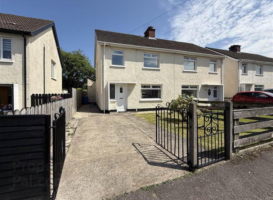 30 Downshire Park East, Cregagh, Belfast, BT6 9JP photo