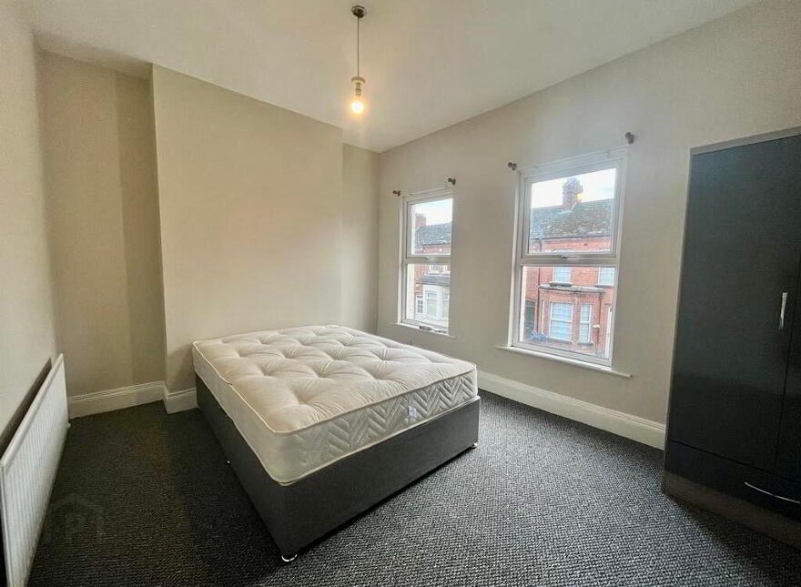 2 Sandhurst Gardens, Belfast, BT9 5AW