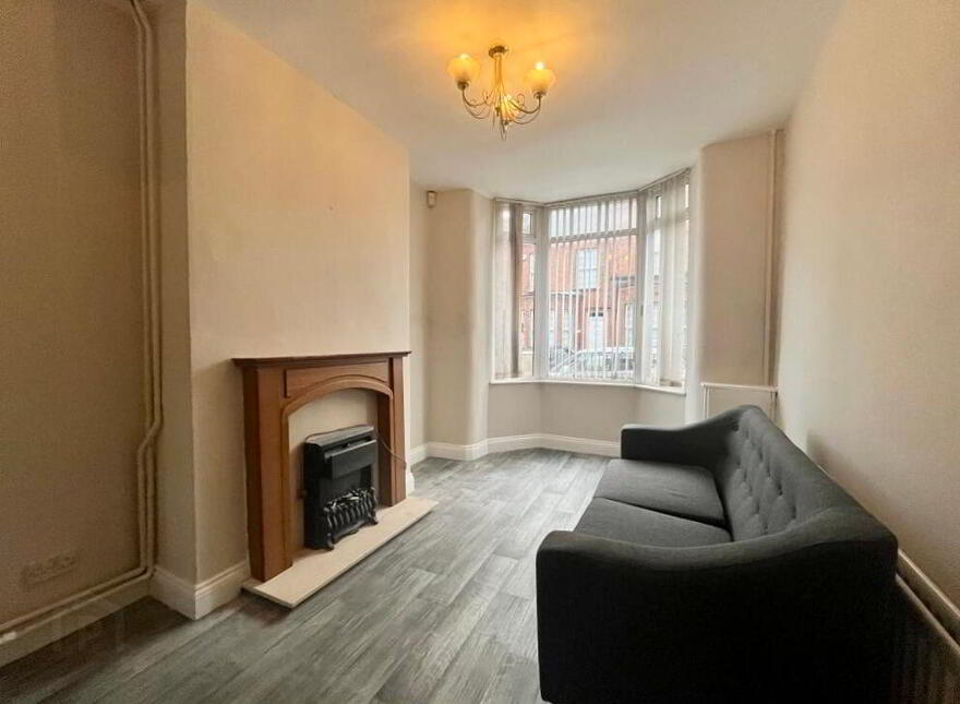 2 Sandhurst Gardens, Belfast, BT9 5AW