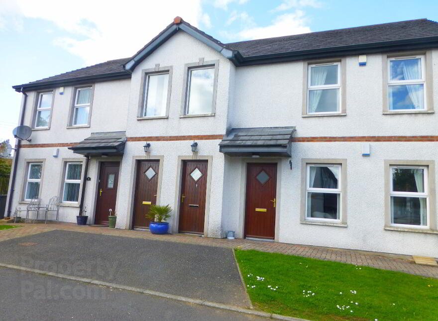8 North Lodge Court, Carrickfergus, BT38 7TH photo