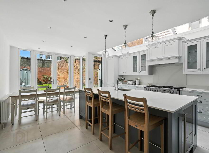 535 Ormeau Road, Belfast, BT7 3JA