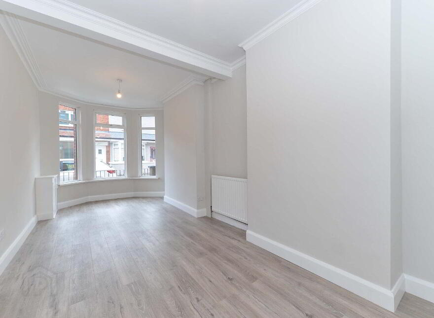 4 Lichfield Avenue, Belfast, BT5 5JQ