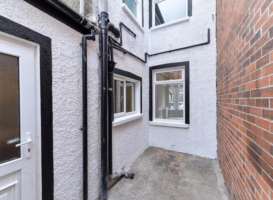 4 Lichfield Avenue, Belfast, BT5 5JQ