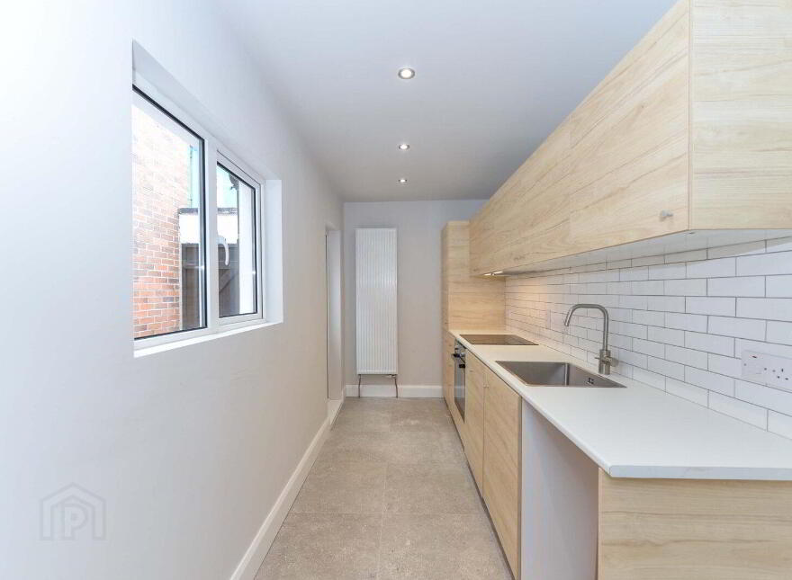 4 Lichfield Avenue, Belfast, BT5 5JQ