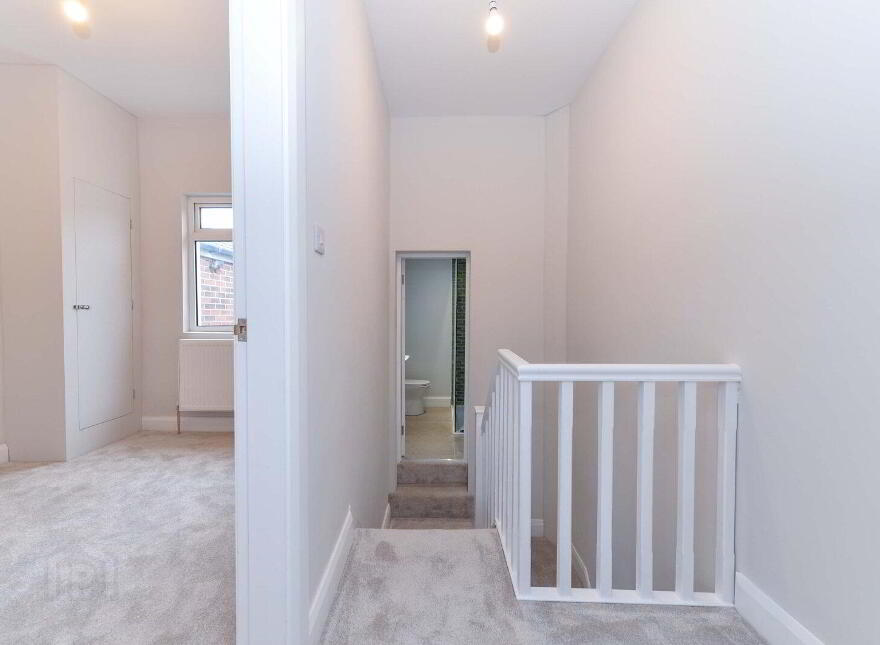 4 Lichfield Avenue, Belfast, BT5 5JQ