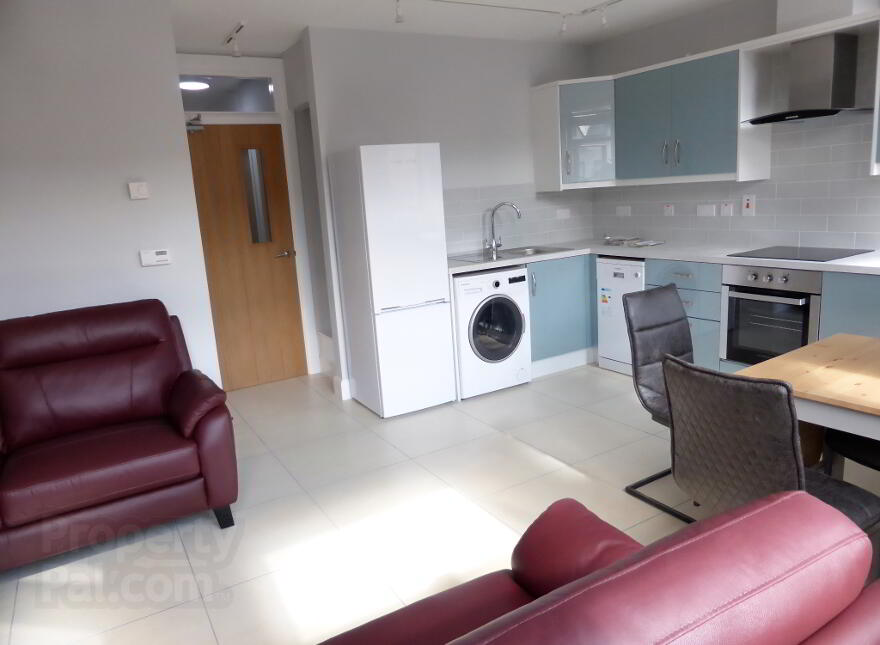 F5, 6 Eglantine Place, Belfast, BT9 6EY photo