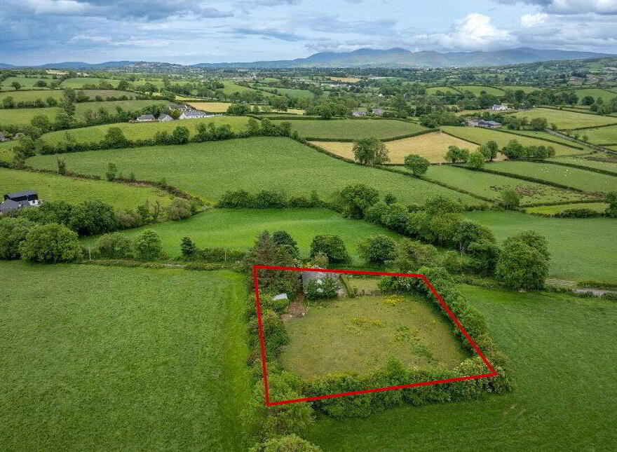 8 Shinn School Road, Newry, BT34 1PA