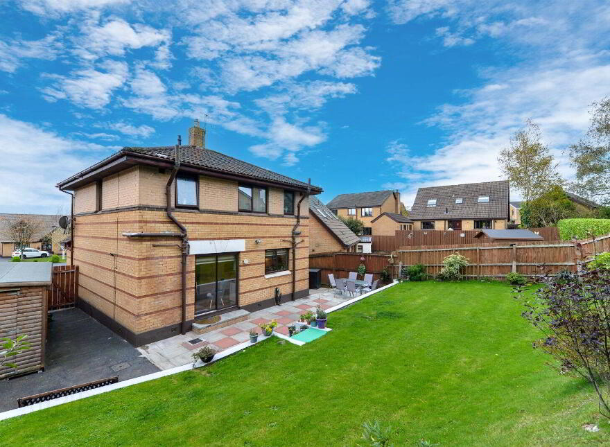 33 Old Mill Grove, Dundonald, Belfast, BT16 1WB