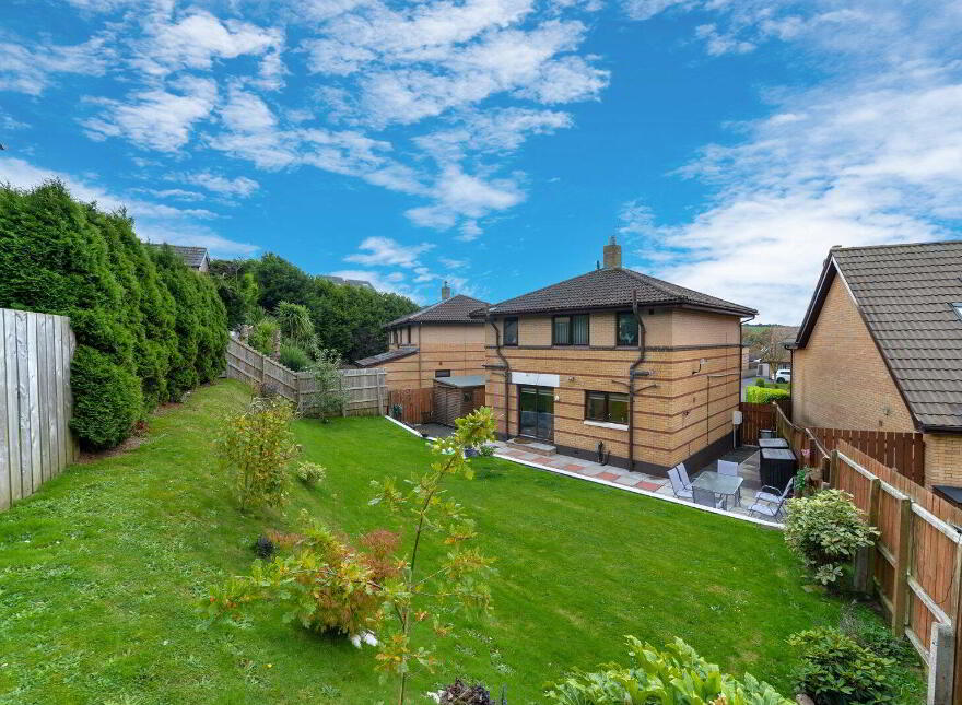 33 Old Mill Grove, Dundonald, Belfast, BT16 1WB
