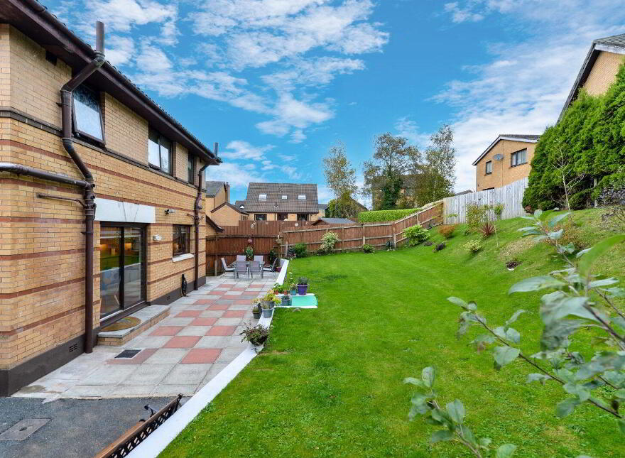 33 Old Mill Grove, Dundonald, Belfast, BT16 1WB