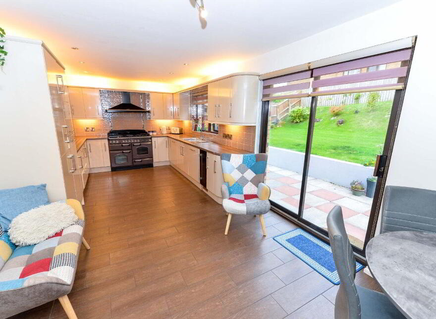 33 Old Mill Grove, Dundonald, Belfast, BT16 1WB
