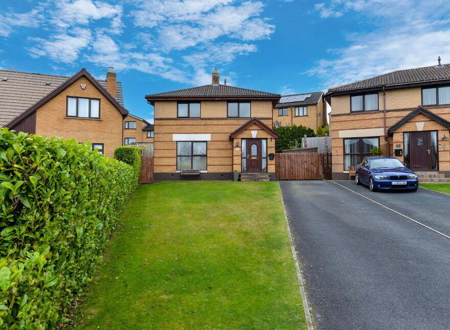 33 Old Mill Grove, Dundonald, Belfast, BT16 1WB