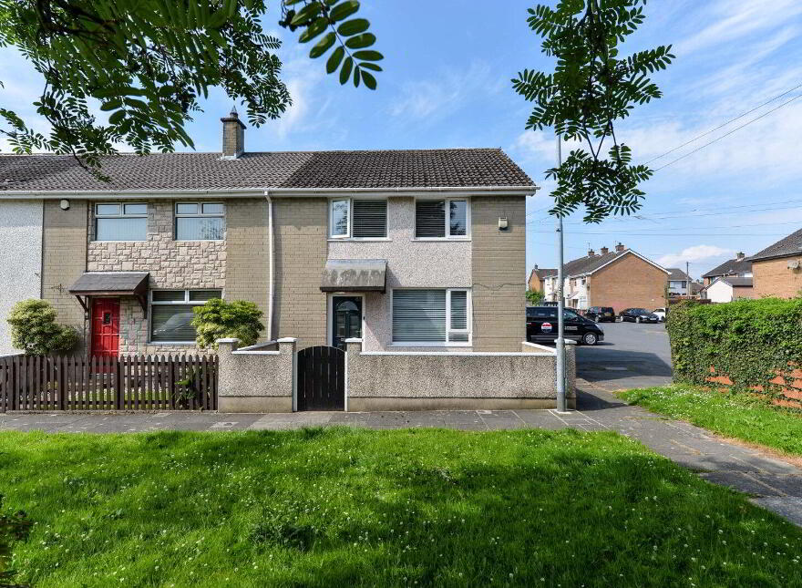 83 Drumadoon Drive, Dundonald, Belfast, BT16 2PR photo
