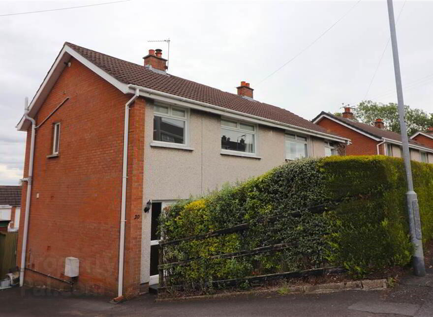 20 Cloverdale Road, Belsize Road, Lisburn, BT27 4LW photo