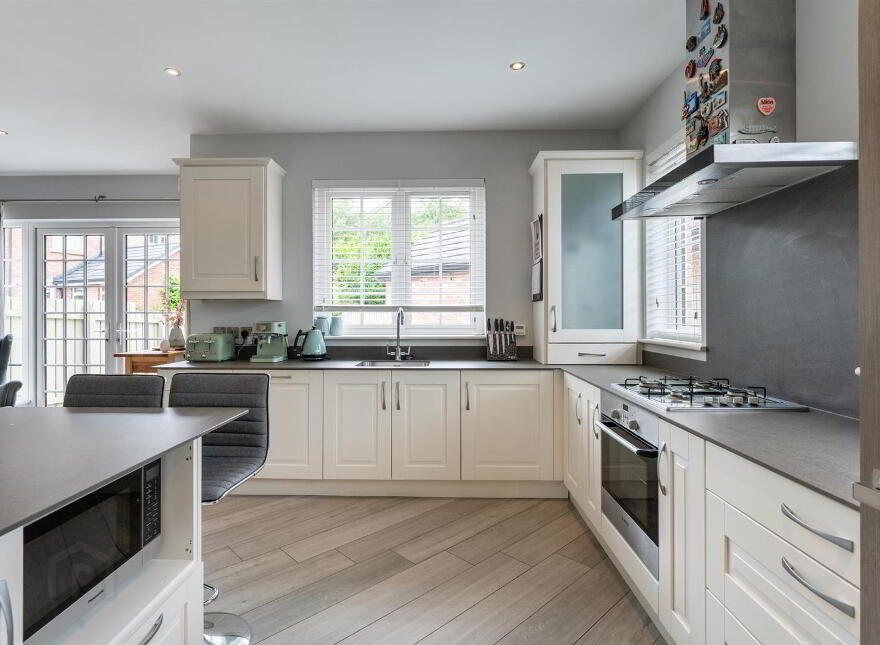 7 Tullynagardy Avenue, Newtownards, BT23 4ZE