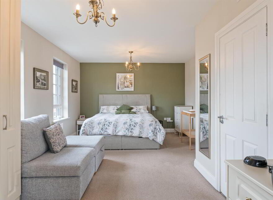 7 Tullynagardy Avenue, Newtownards, BT23 4ZE