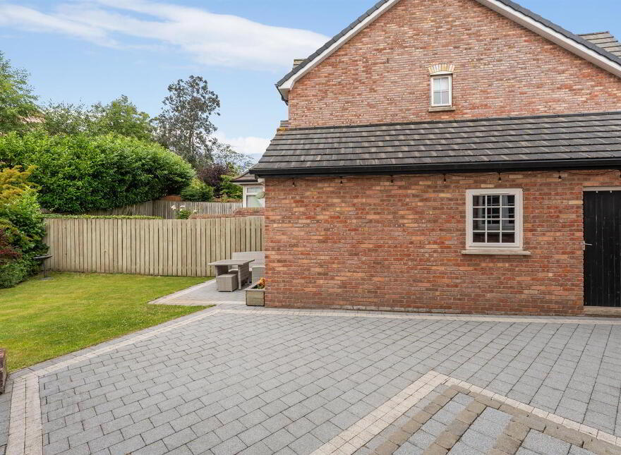 7 Tullynagardy Avenue, Newtownards, BT23 4ZE
