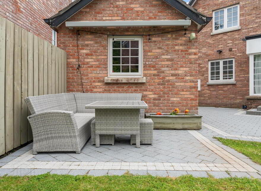 7 Tullynagardy Avenue, Newtownards, BT23 4ZE