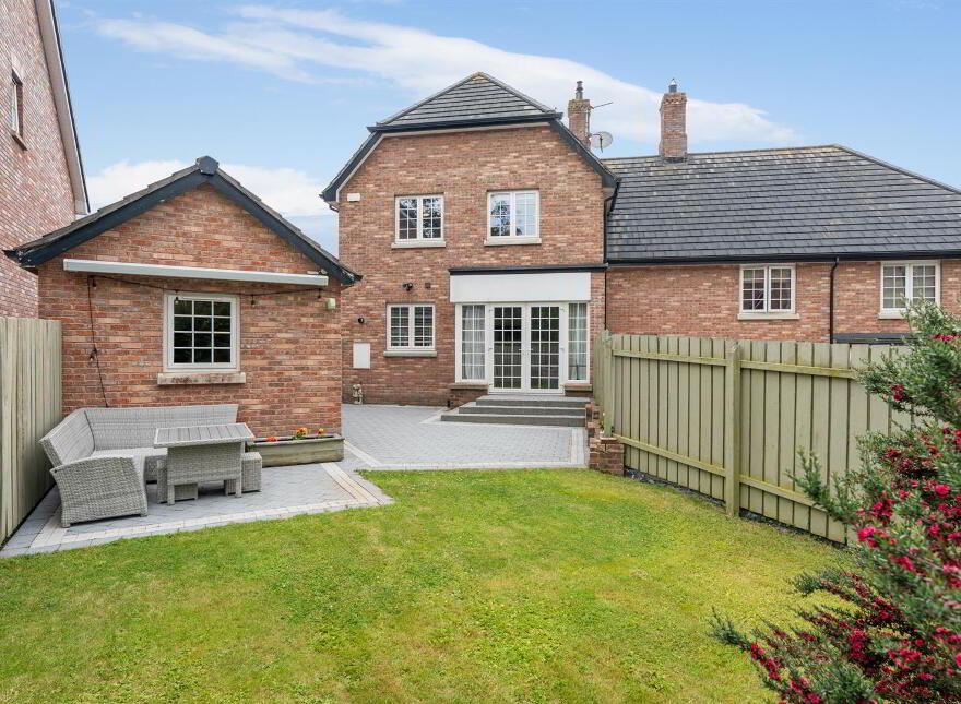 7 Tullynagardy Avenue, Newtownards, BT23 4ZE
