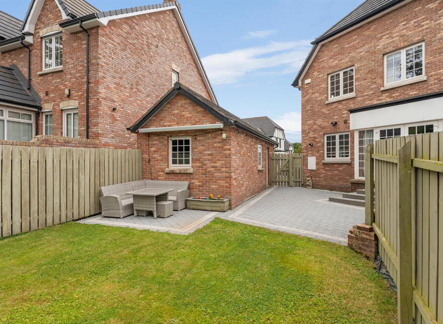 7 Tullynagardy Avenue, Newtownards, BT23 4ZE