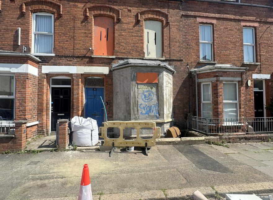 100 Cromwell Road, Belfast, BT7 1JY photo