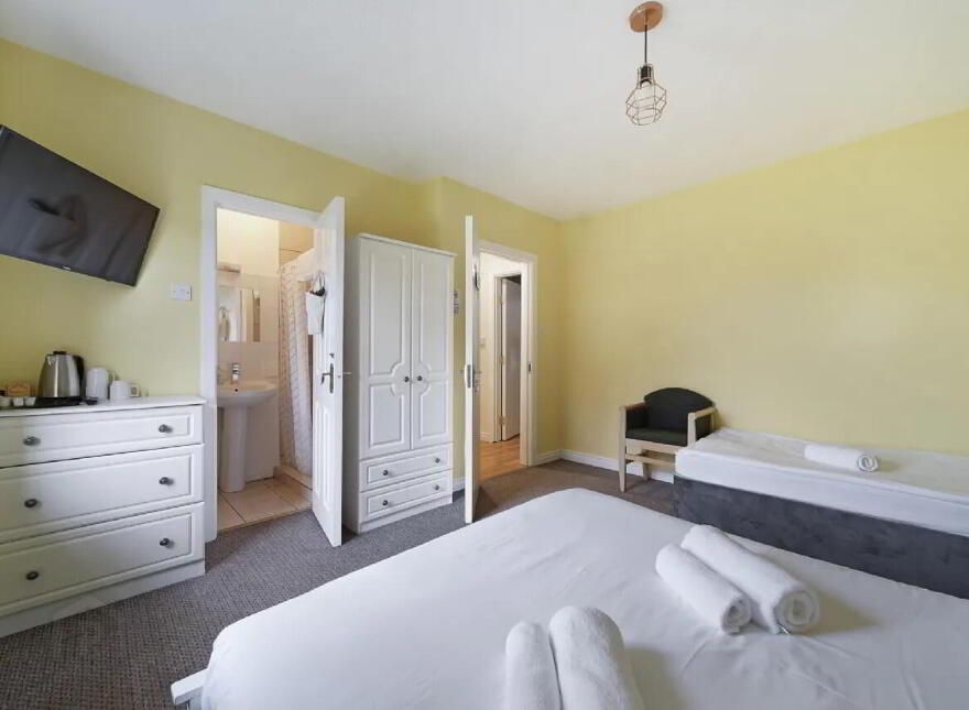River House, B&b, Gweedore Road, Dungloe, F94AP97