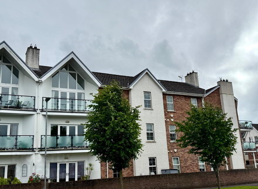 38 Waterfoot Park, Waterside, Derry, BT47 6SW photo