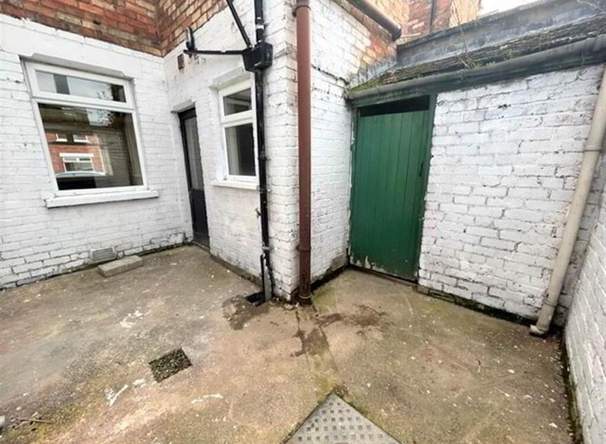 13 Loopland Parade, Belfast, BT6 9EF