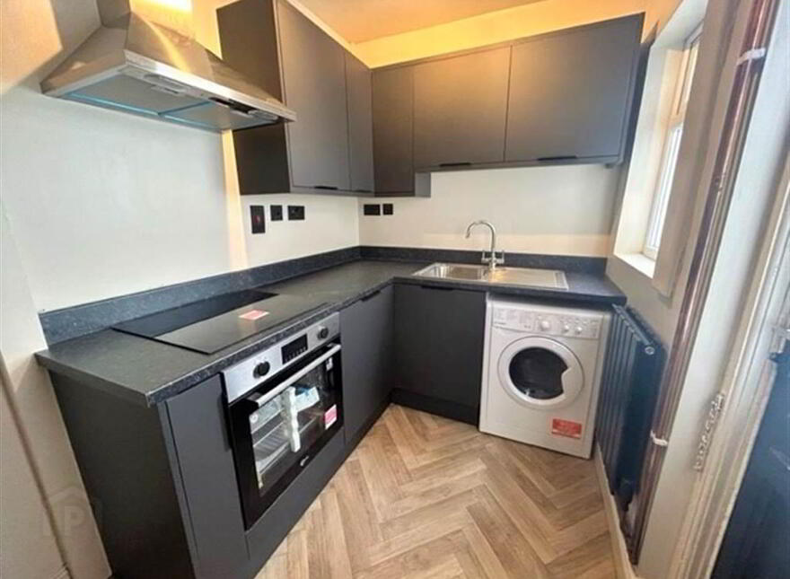 13 Loopland Parade, Belfast, BT6 9EF