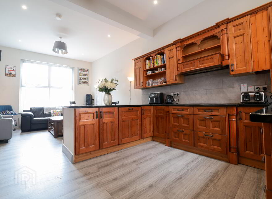Serviced Accomodation, 16 Rugby Road, Queens Quarter, Belfast, BT7 1PS