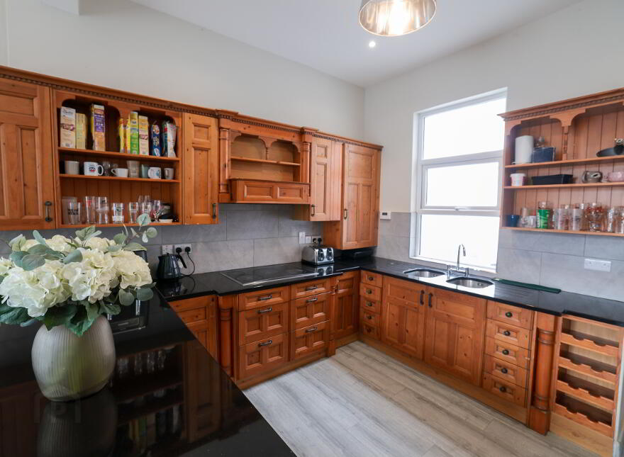 Serviced Accomodation, 16 Rugby Road, Queens Quarter, Belfast, BT7 1PS