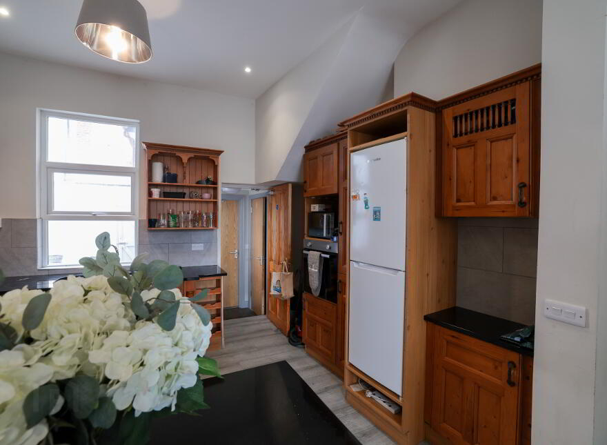 Serviced Accomodation, 16 Rugby Road, Queens Quarter, Belfast, BT7 1PS