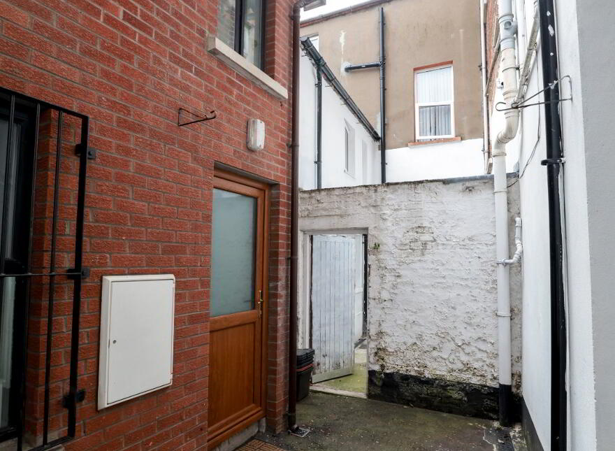 Serviced Accomodation, 16 Rugby Road, Queens Quarter, Belfast, BT7 1PS