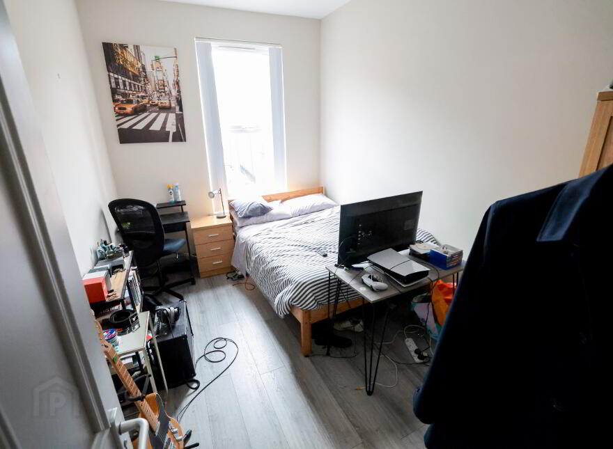 Serviced Accomodation, 16 Rugby Road, Queens Quarter, Belfast, BT7 1PS