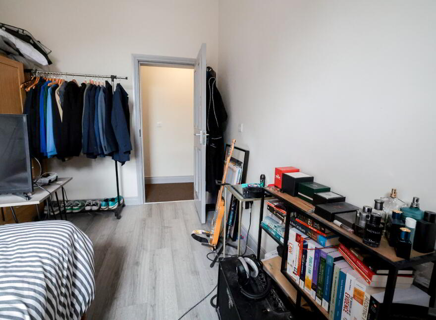 Serviced Accomodation, 16 Rugby Road, Queens Quarter, Belfast, BT7 1PS