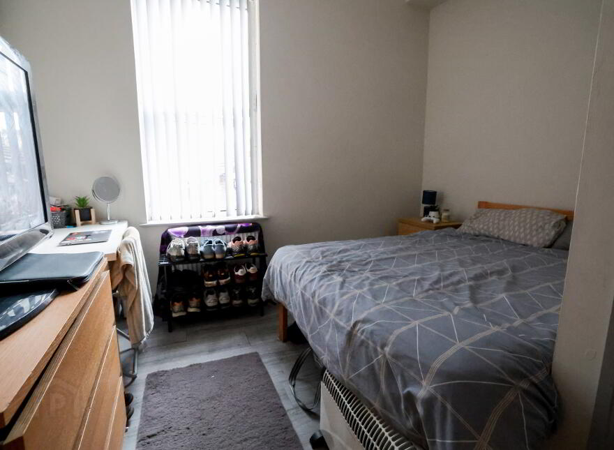 Serviced Accomodation, 16 Rugby Road, Queens Quarter, Belfast, BT7 1PS