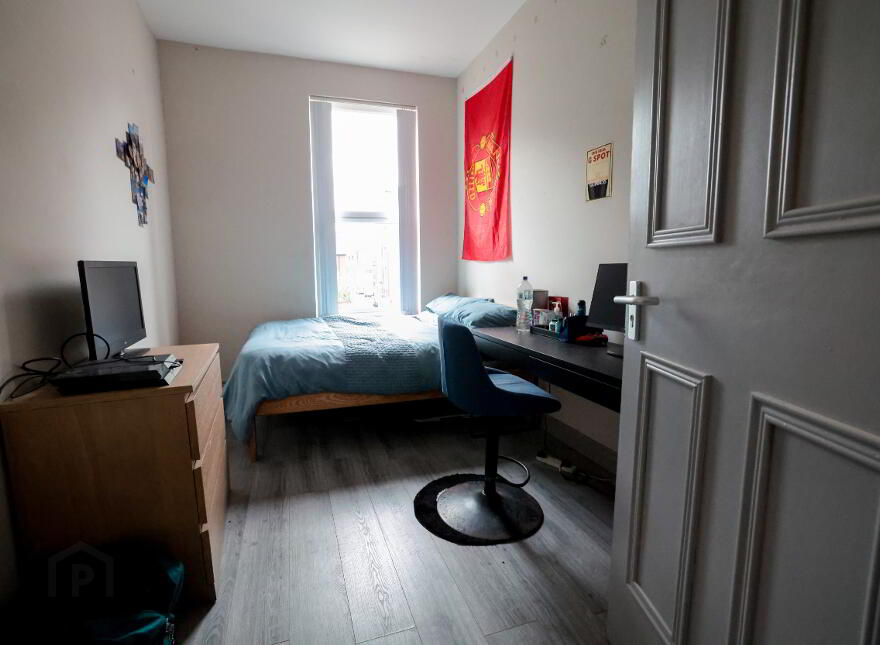 Serviced Accomodation, 16 Rugby Road, Queens Quarter, Belfast, BT7 1PS