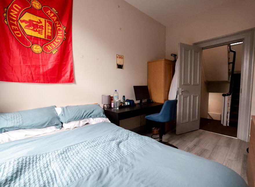 Serviced Accomodation, 16 Rugby Road, Queens Quarter, Belfast, BT7 1PS