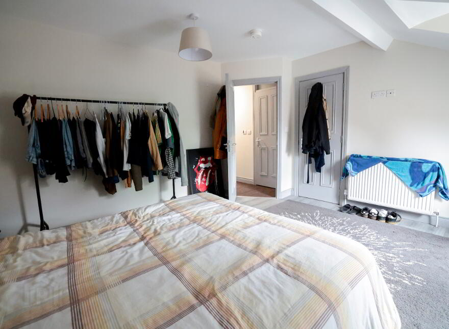 Serviced Accomodation, 16 Rugby Road, Queens Quarter, Belfast, BT7 1PS